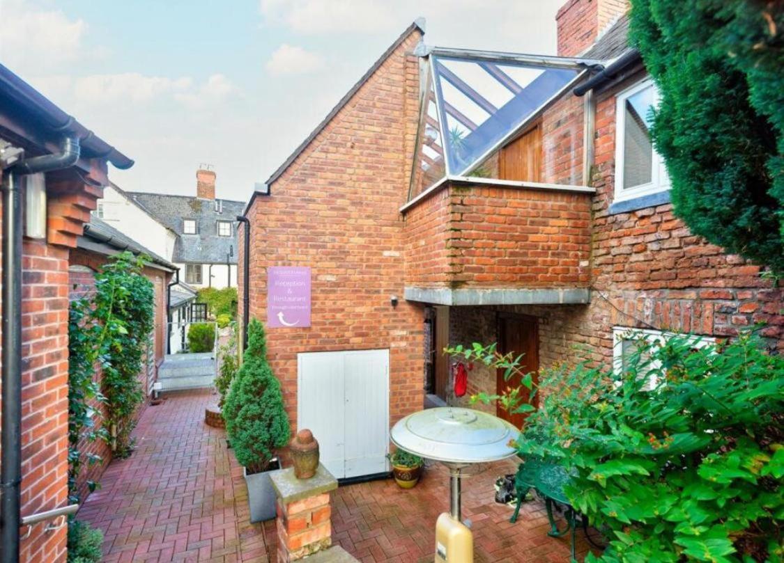 Sebastians Oswestry Exterior foto