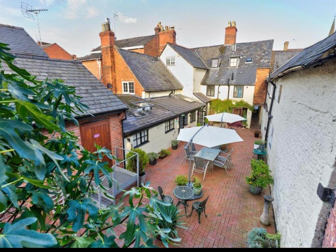 Sebastians Oswestry Exterior foto
